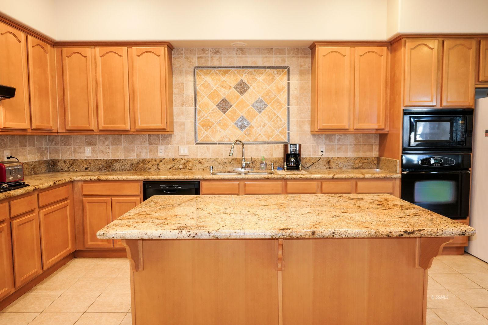 120 West Franklin Avenue Ridgecrest, CA 93555 - Photo 13 of 49 a kitchen with a window a sink and a counter