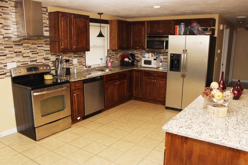 10 Great Post Road Worcester, MA 01603 - Photo 11 of 25