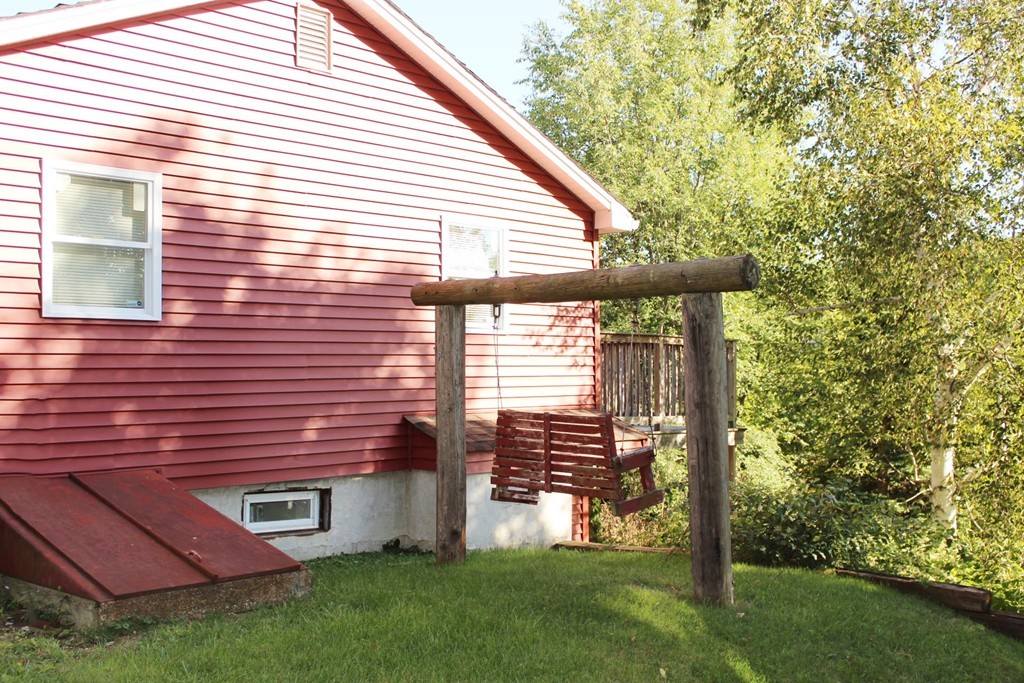10 Great Post Road Worcester, MA 01603 - Photo 3 of 25