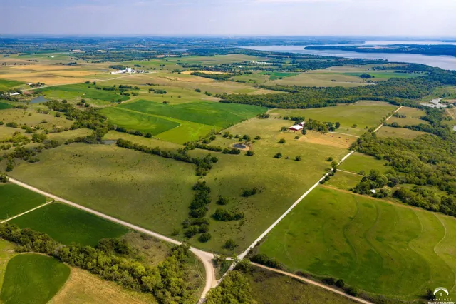 $245,000 | 146 North 1150 Road, Berryton, KS 66409