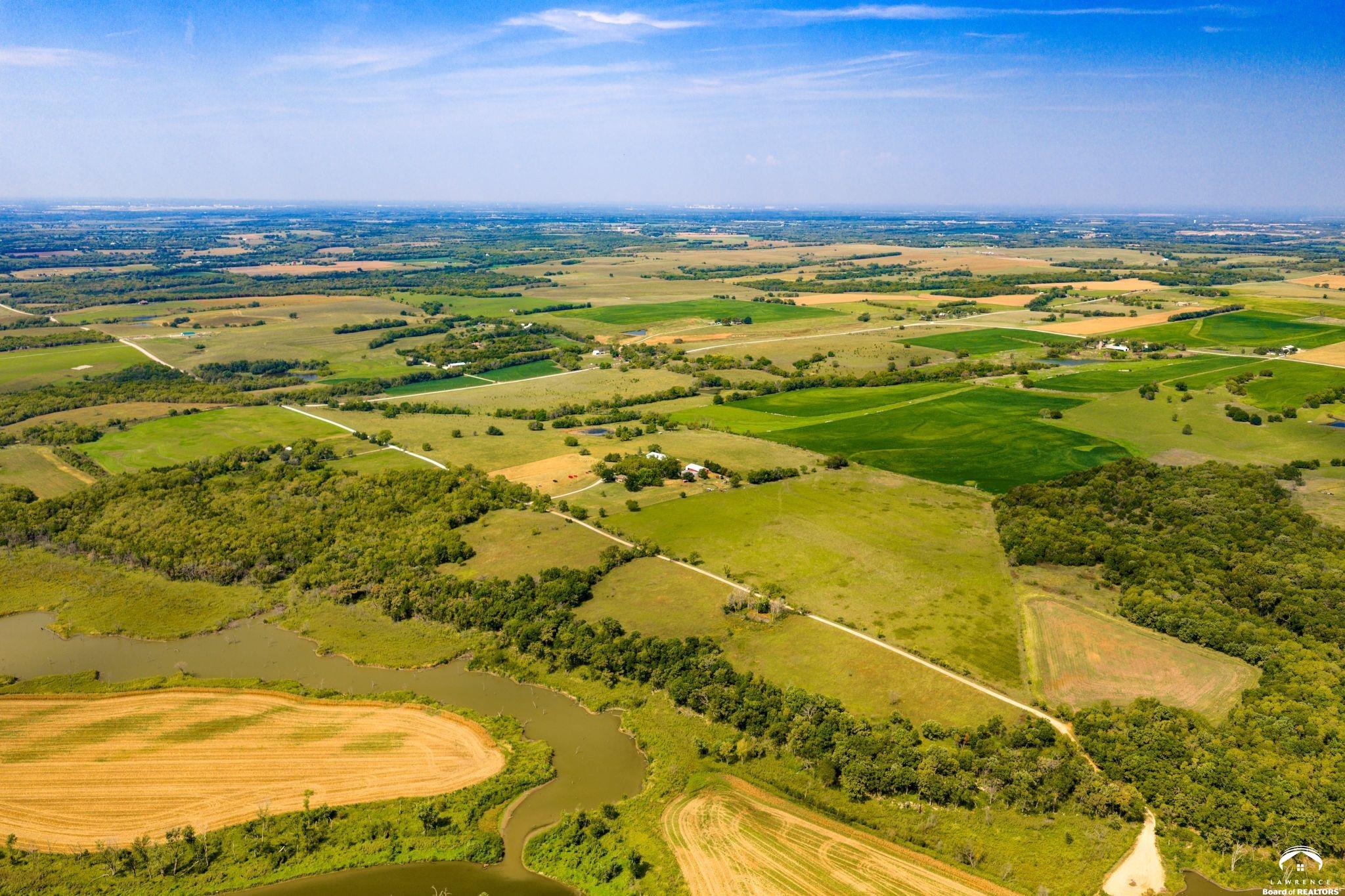 146 North 1150 Road Berryton, KS 66409 - Photo 3 of 11