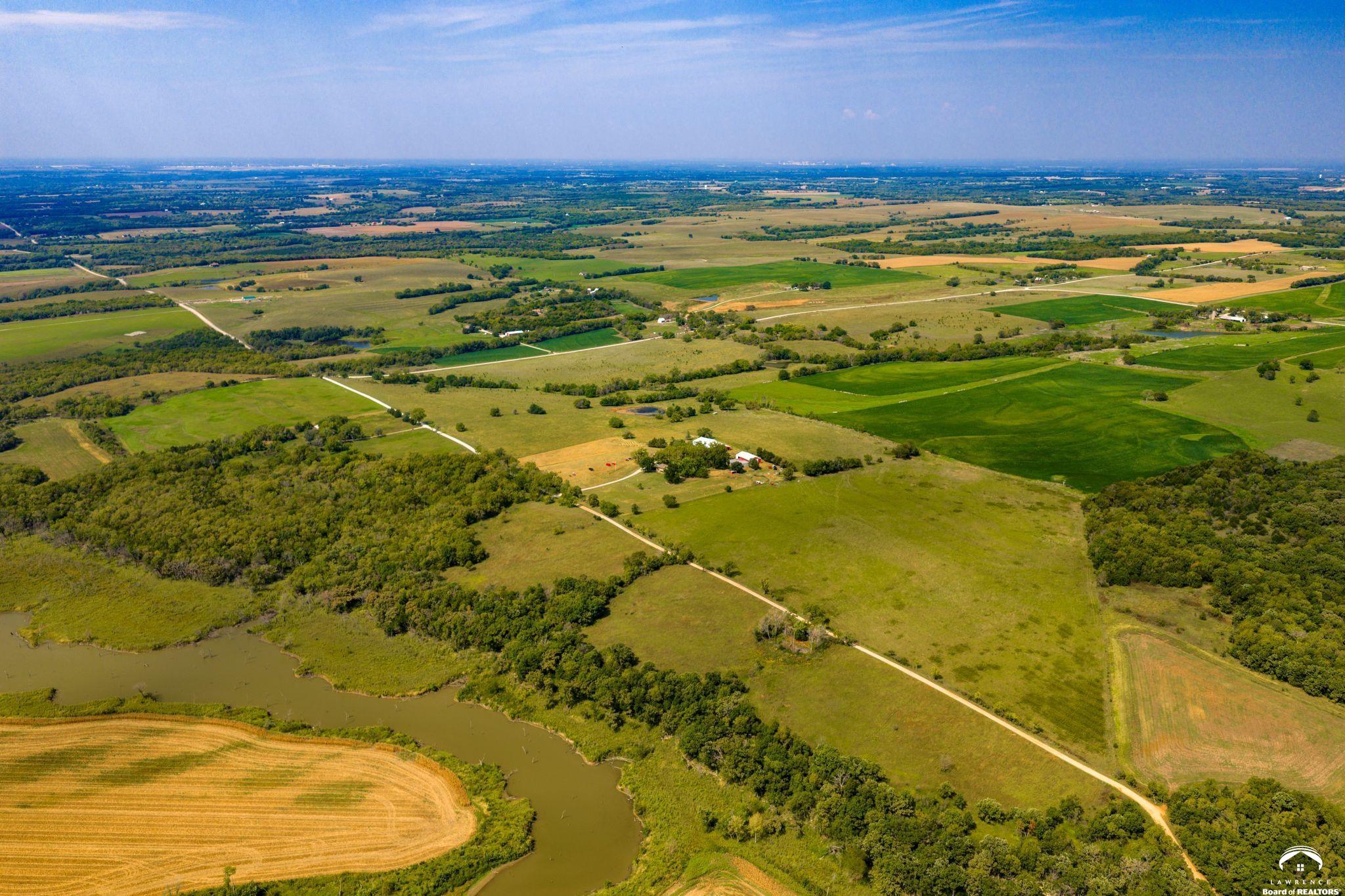 146 North 1150 Road Berryton, KS 66409 - Photo 4 of 11