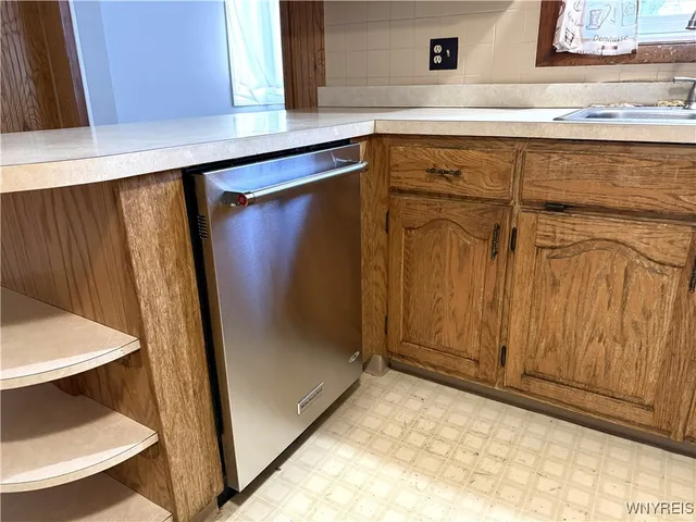 $235,500 | 156 Leocrest Court, West Seneca, NY 14224