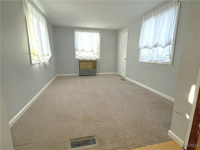 $235,500 | 156 Leocrest Court, West Seneca, NY 14224