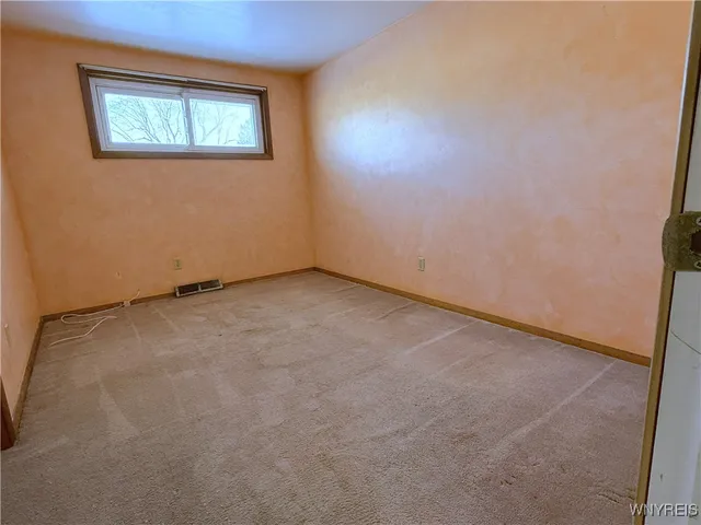 $235,500 | 156 Leocrest Court, West Seneca, NY 14224