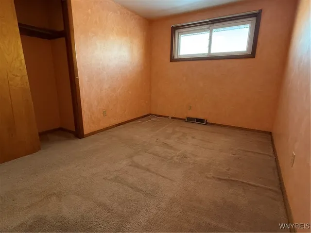 $235,500 | 156 Leocrest Court, West Seneca, NY 14224