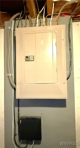 $235,500 | 156 Leocrest Court, West Seneca, NY 14224