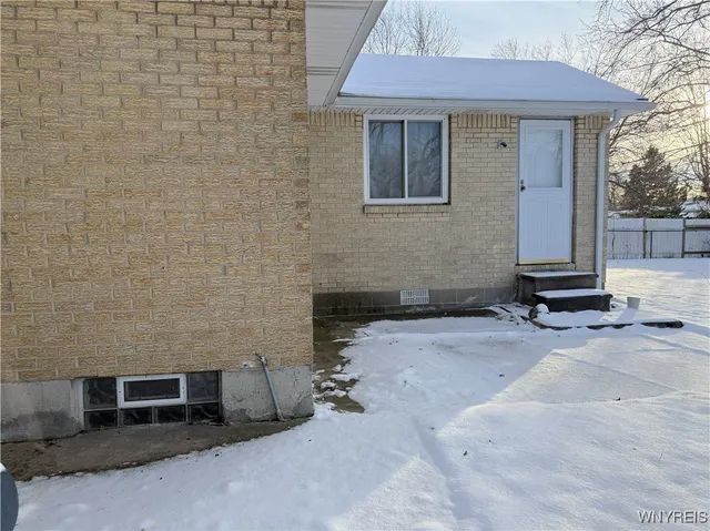 $235,500 | 156 Leocrest Court, West Seneca, NY 14224