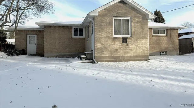 $235,500 | 156 Leocrest Court, West Seneca, NY 14224