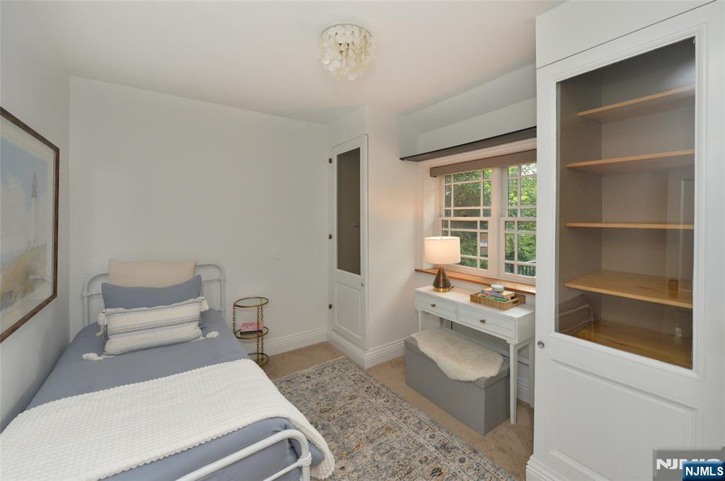 429 Sterling Place Ridgewood, NJ 07450 - Photo 15 of 30