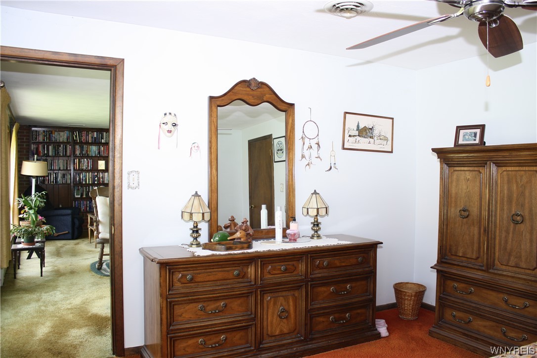 2831 Lower Mountain Road Lewiston, NY 14131 - Photo 14 of 44 Primary bedroom