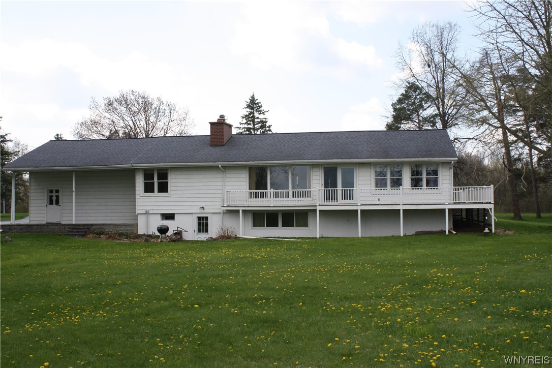 2831 Lower Mountain Road Lewiston, NY 14131 - Photo 35 of 44 Rear of home with wrap around deck