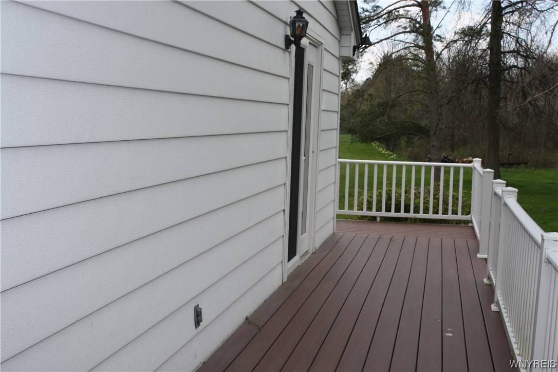 2831 Lower Mountain Road Lewiston, NY 14131 - Photo 36 of 44 Deck
