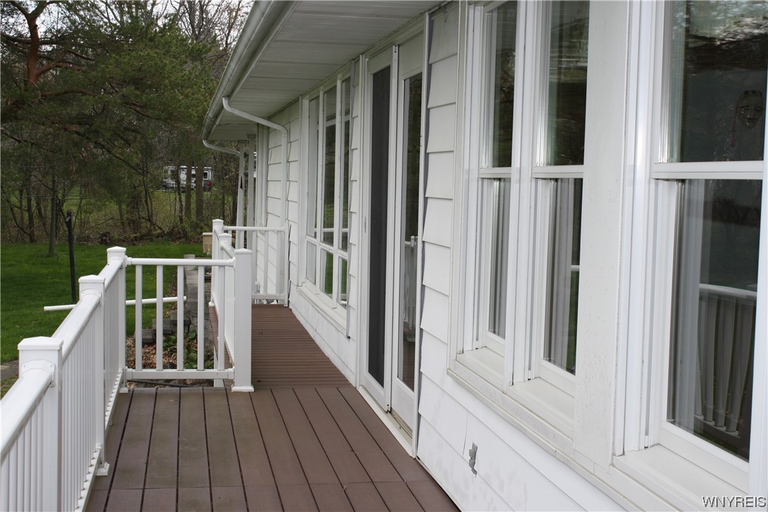 2831 Lower Mountain Road Lewiston, NY 14131 - Photo 37 of 44 Deck