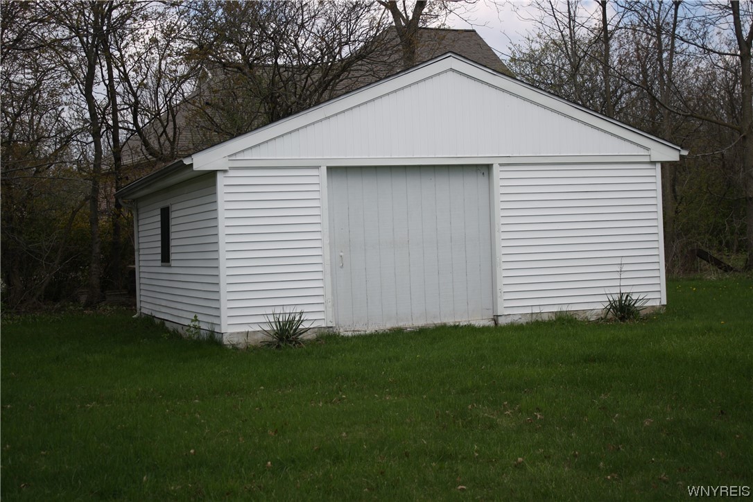 2831 Lower Mountain Road Lewiston, NY 14131 - Photo 40 of 44 2nd detached garage with stable area