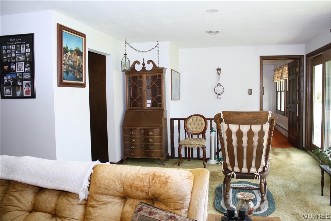 2831 Lower Mountain Road Lewiston, NY 14131 - Photo 7 of 44 Living Room