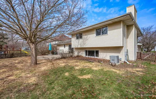 $3,500 | 2083 Maplewood Circle, Naperville, IL 60563