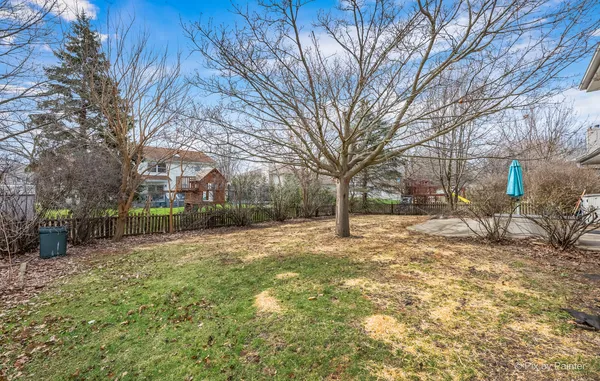 $3,500 | 2083 Maplewood Circle, Naperville, IL 60563