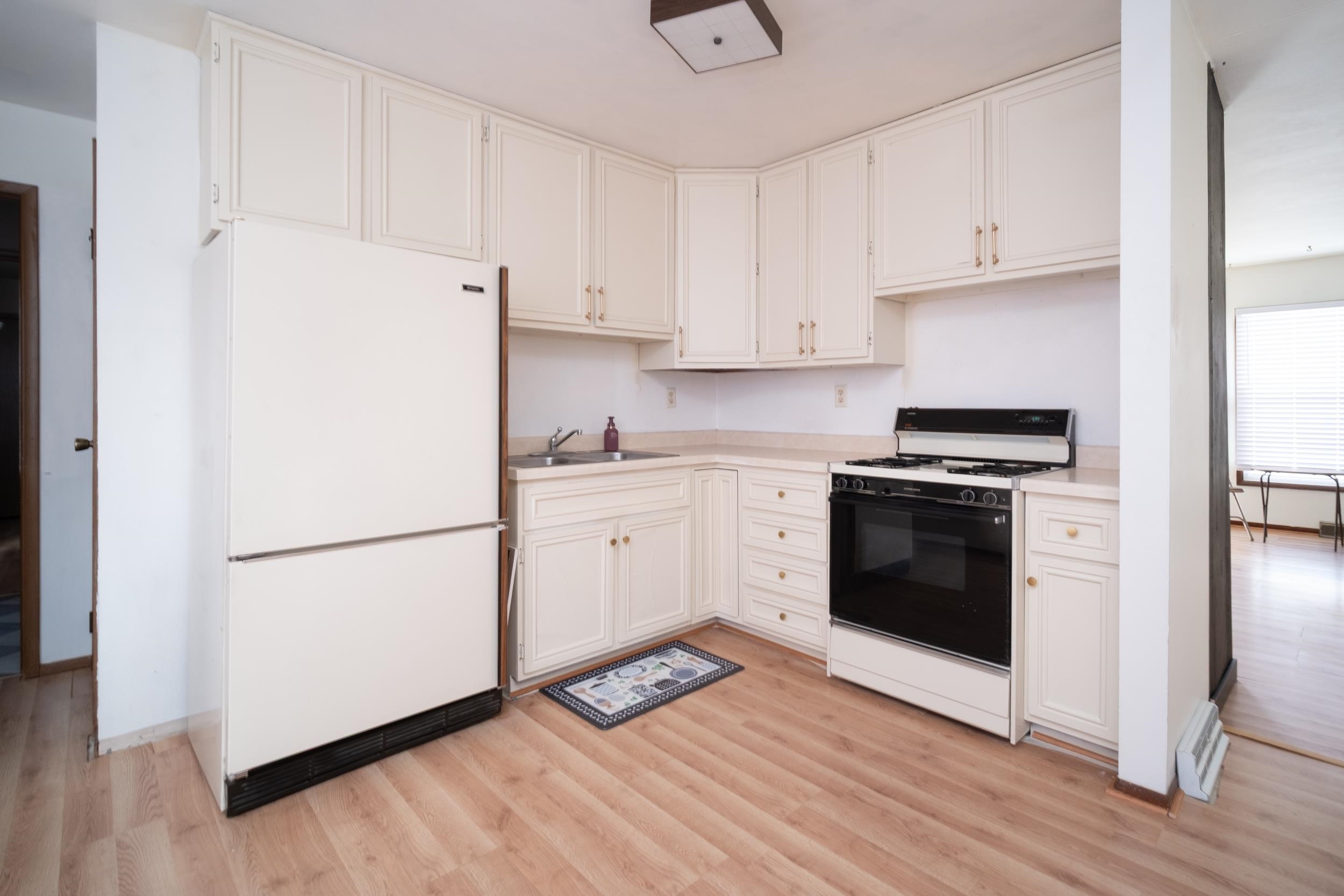 2247 Forest View Road Rockford, IL 61108 - Photo 4 of 16