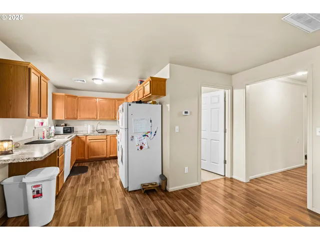 $345,000 | 1010 Northeast Malheur Avenue, Roseburg, OR 97470