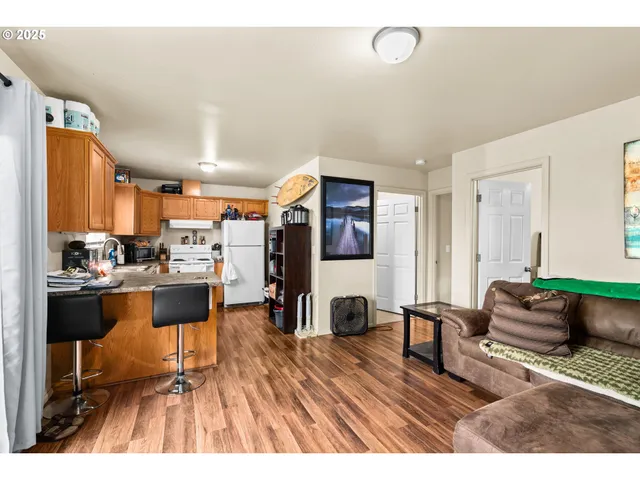 $345,000 | 1010 Northeast Malheur Avenue, Roseburg, OR 97470