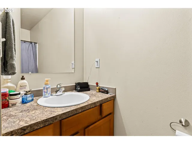 $345,000 | 1010 Northeast Malheur Avenue, Roseburg, OR 97470