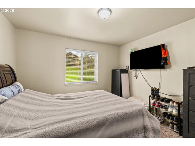 $345,000 | 1010 Northeast Malheur Avenue, Roseburg, OR 97470