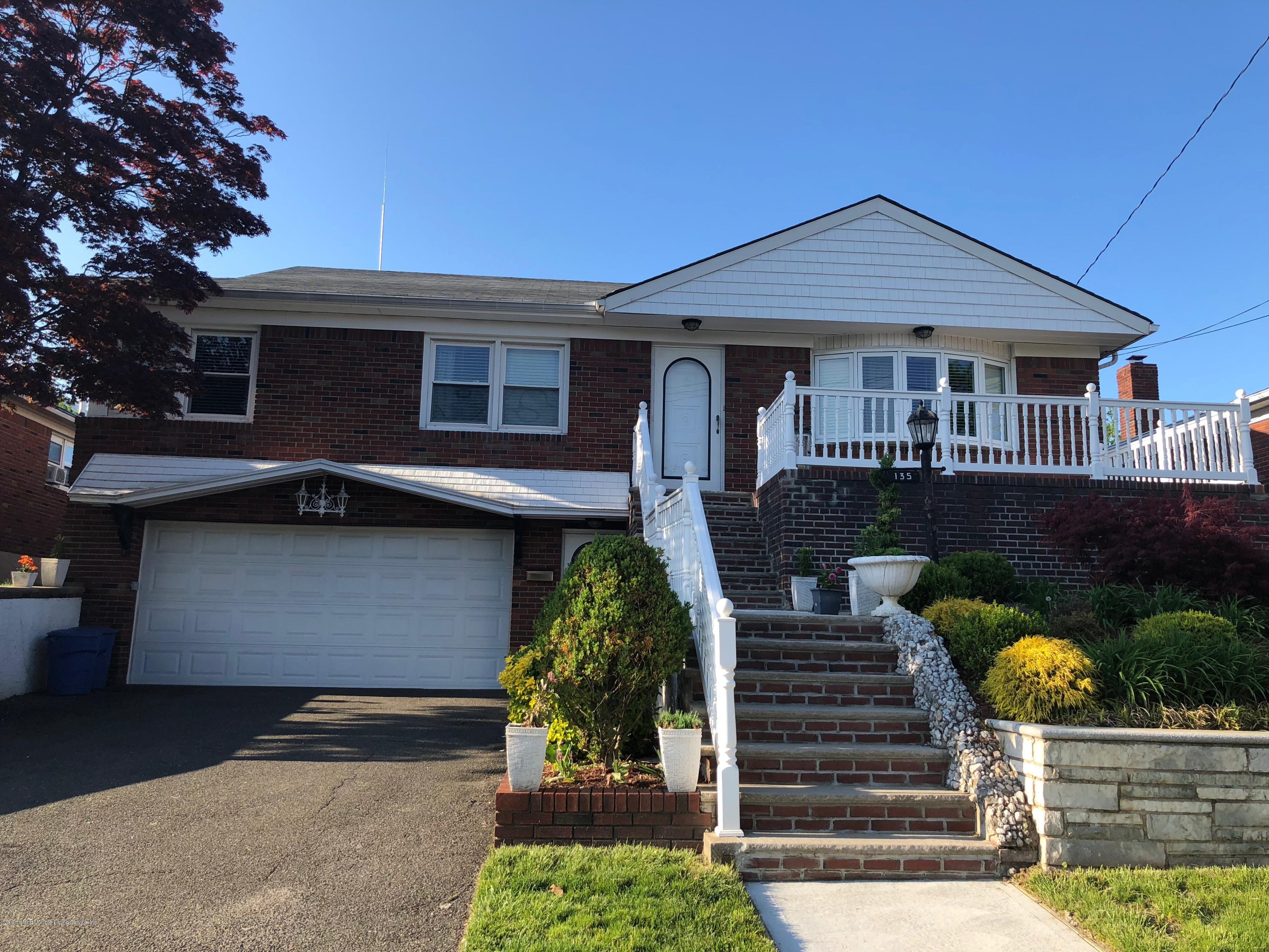 135 Beverly Road Staten Island, NY 10305 - Photo 2 of 46 Front5