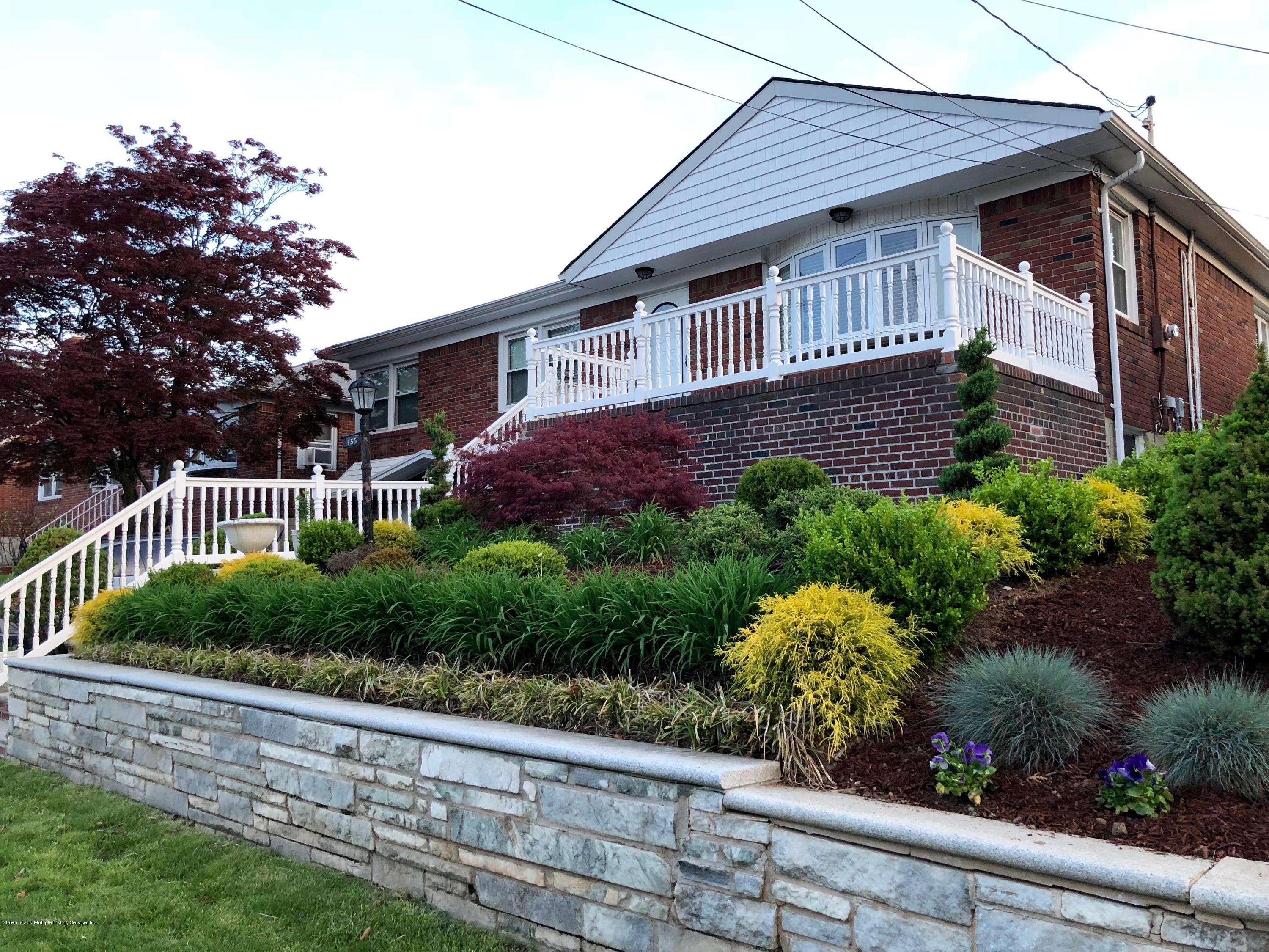 135 Beverly Road Staten Island, NY 10305 - Photo 5 of 46 Front2