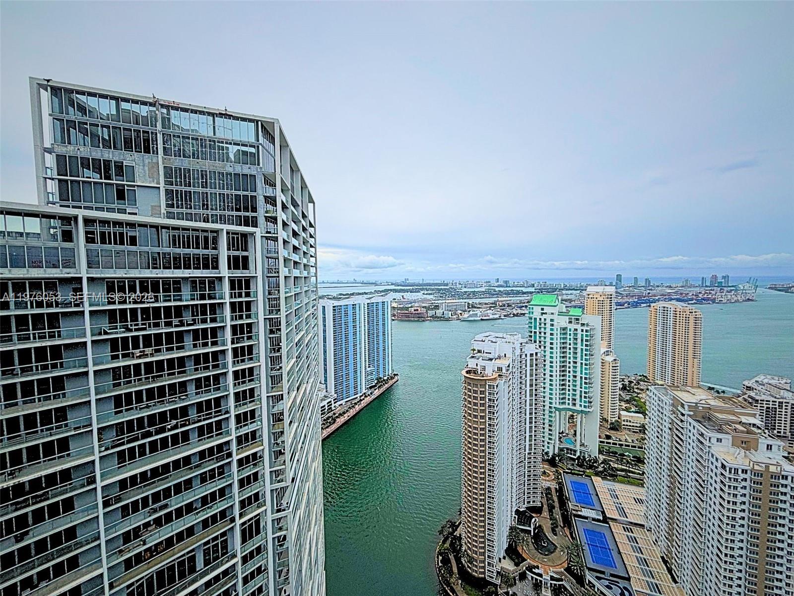 495 Brickell Avenue, Unit 5306 Miami, FL 33131 - Photo 4 of 11