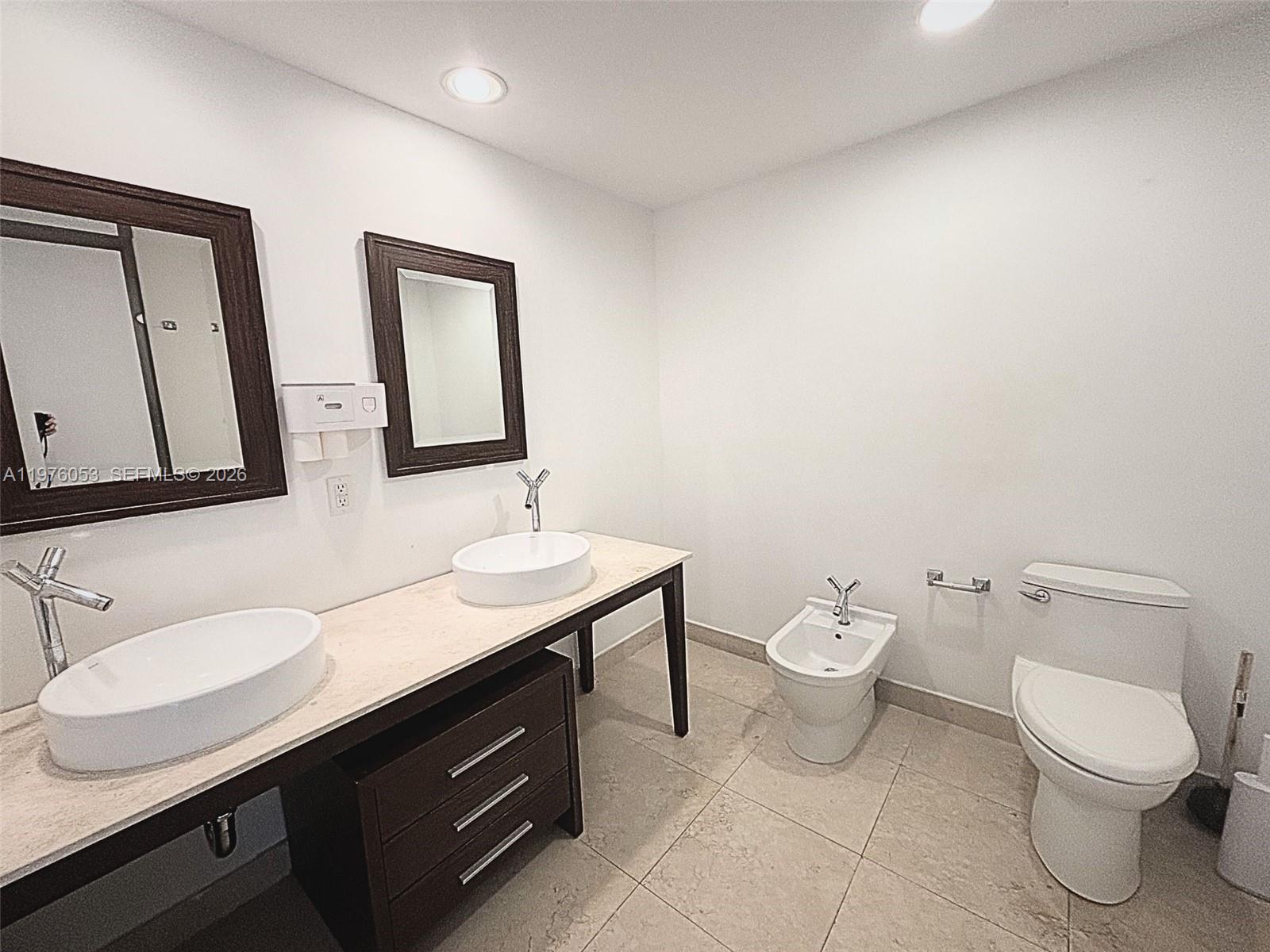 495 Brickell Avenue, Unit 5306 Miami, FL 33131 - Photo 9 of 11