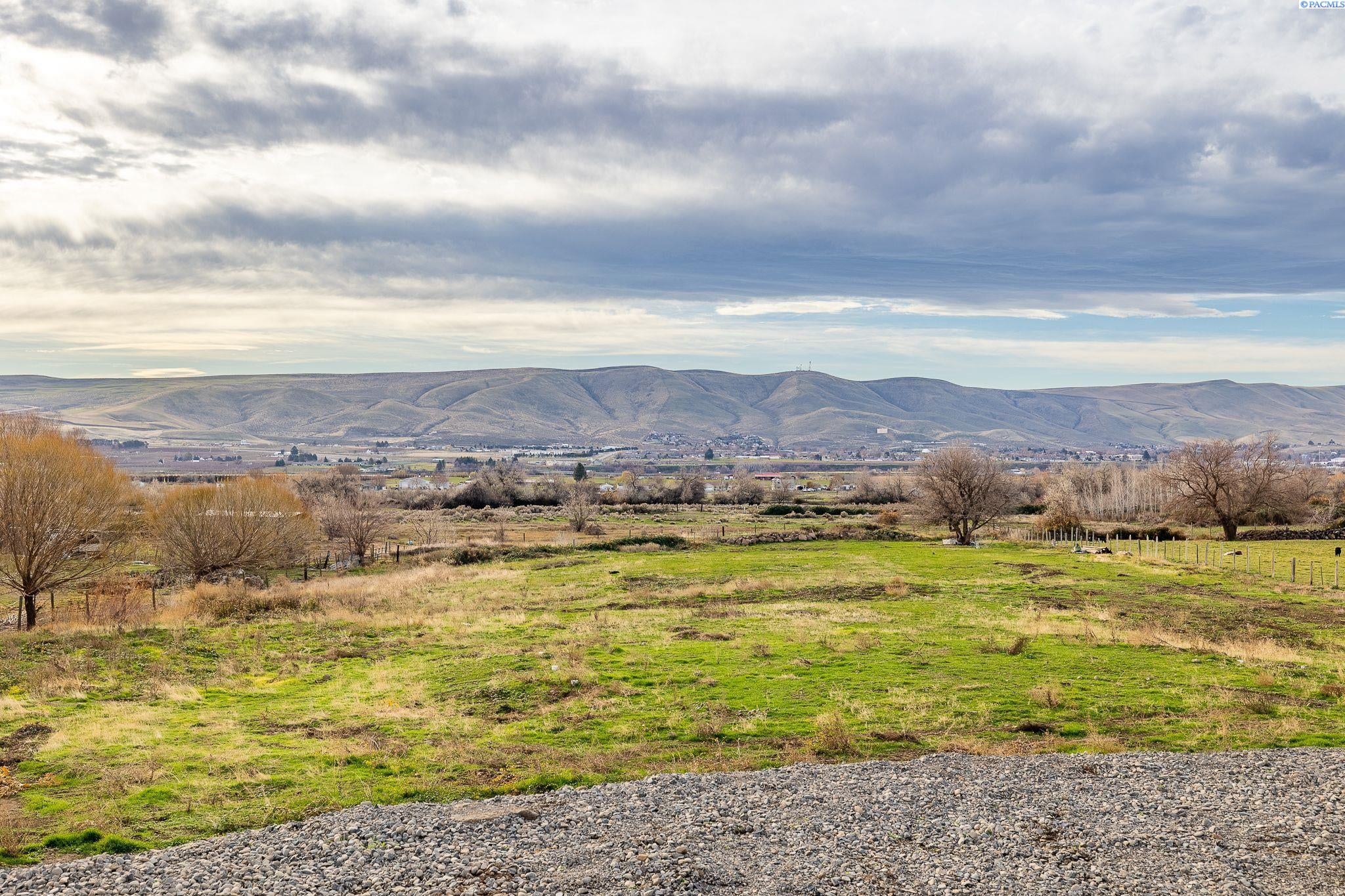 122405 West Heck Road Prosser, WA 99350 - Photo 8 of 21 Gallery Image 8
