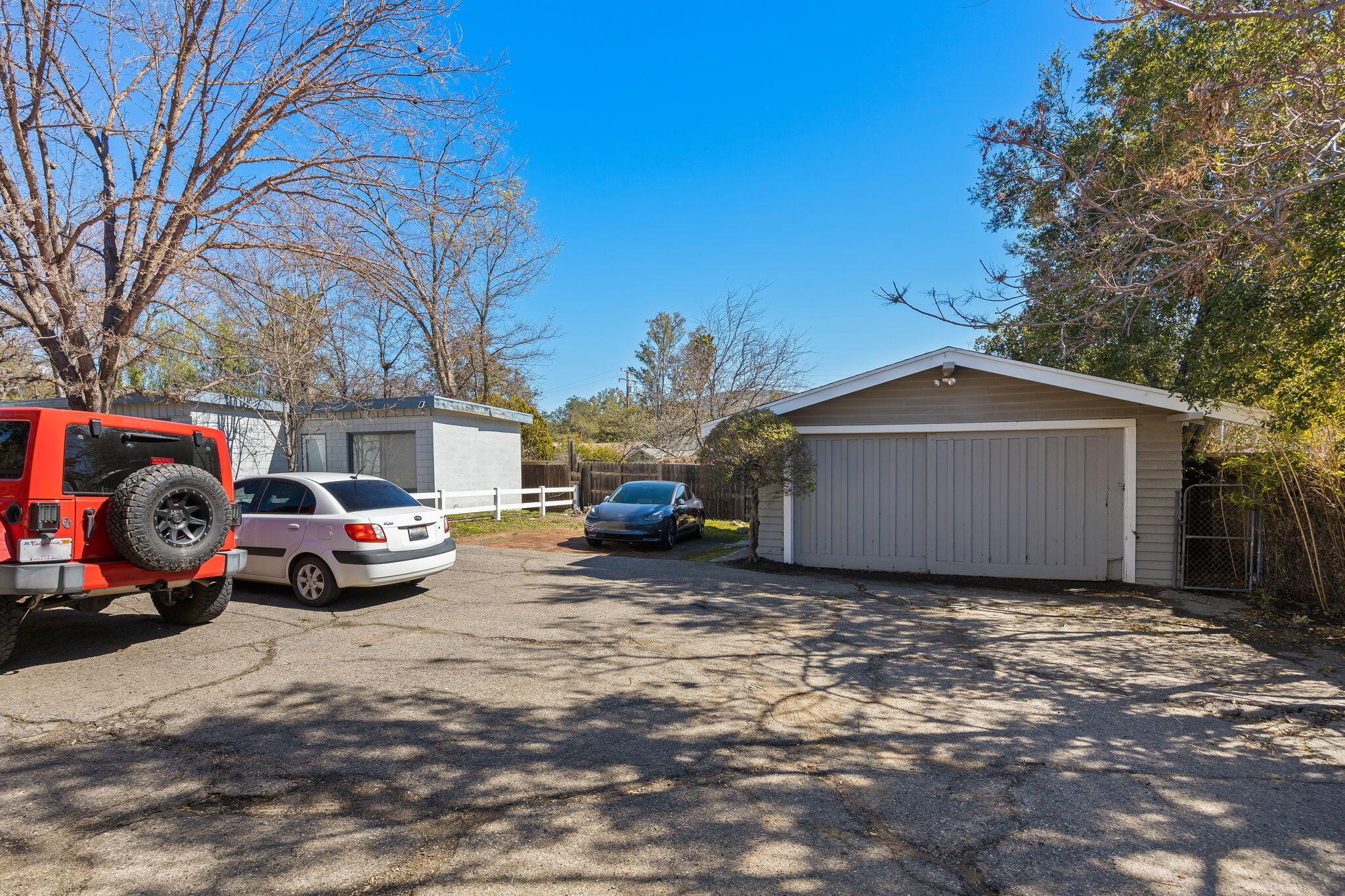 405 West Ojai Avenue Ojai, CA 93023 - Photo 20 of 21 a view of a car in front of house
