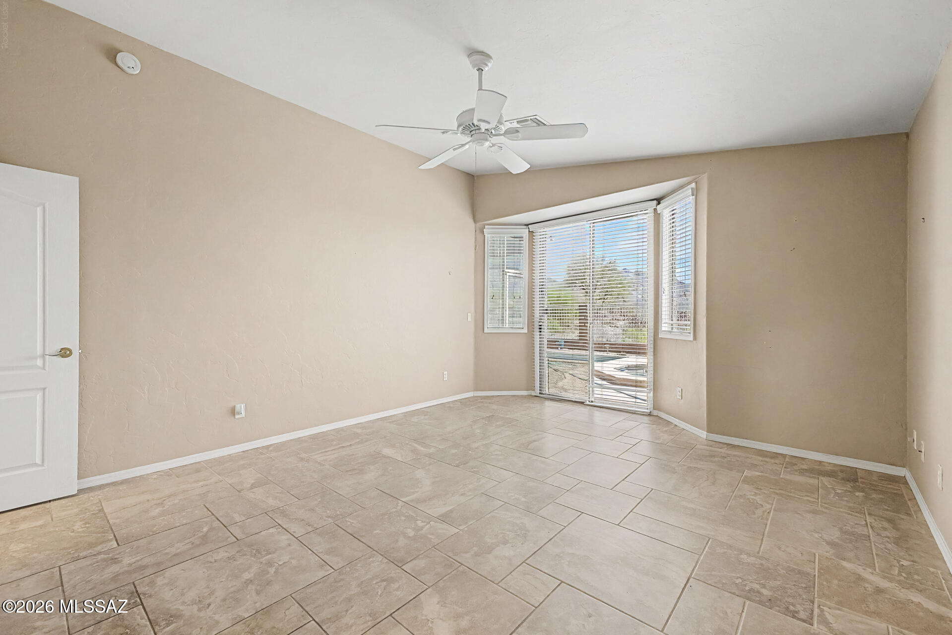 573 West Silvertip Road Oro Valley, AZ 85737 - Photo 14 of 32