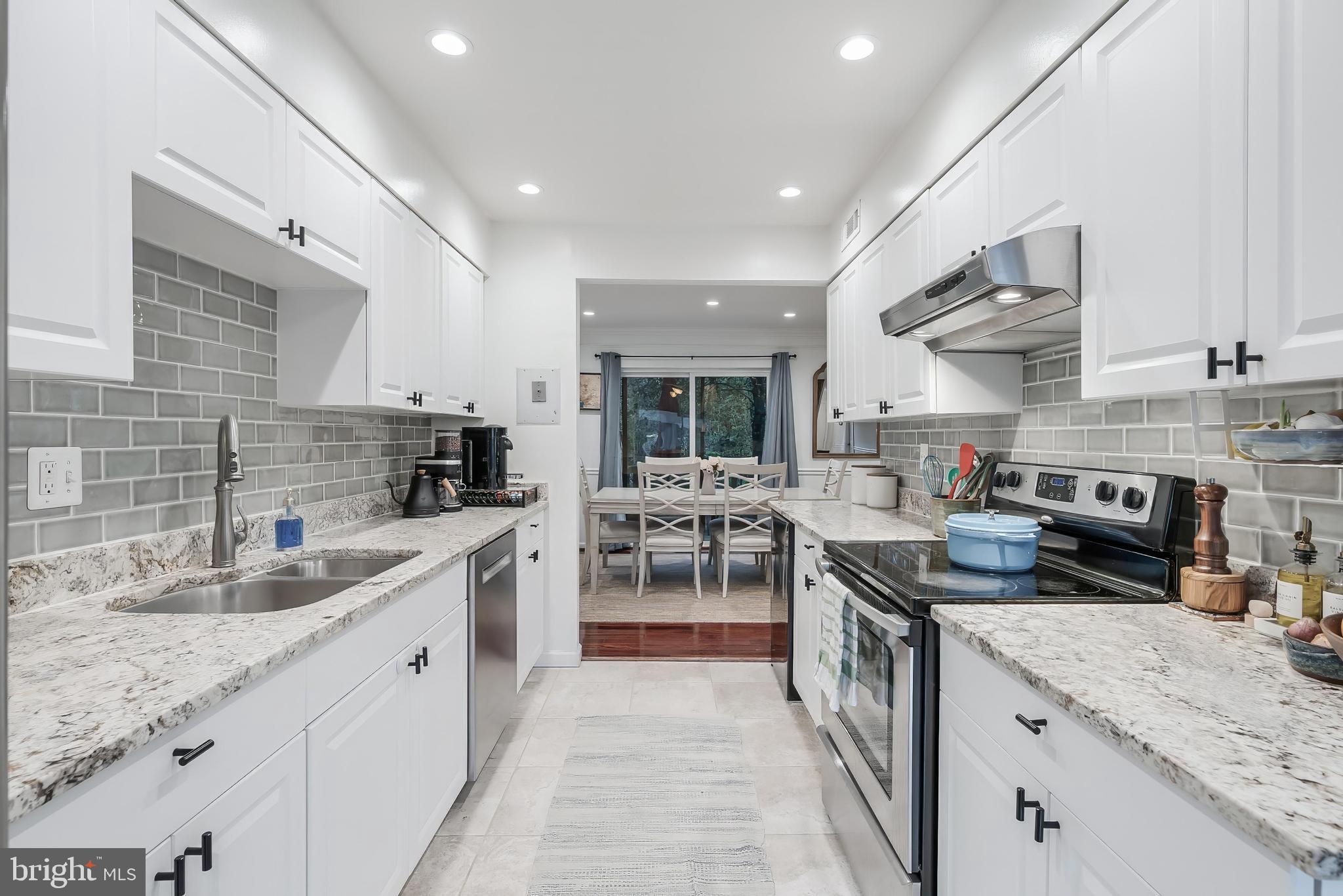 2002 Golf Course Drive Reston, VA 20191 - Photo 16 of 46