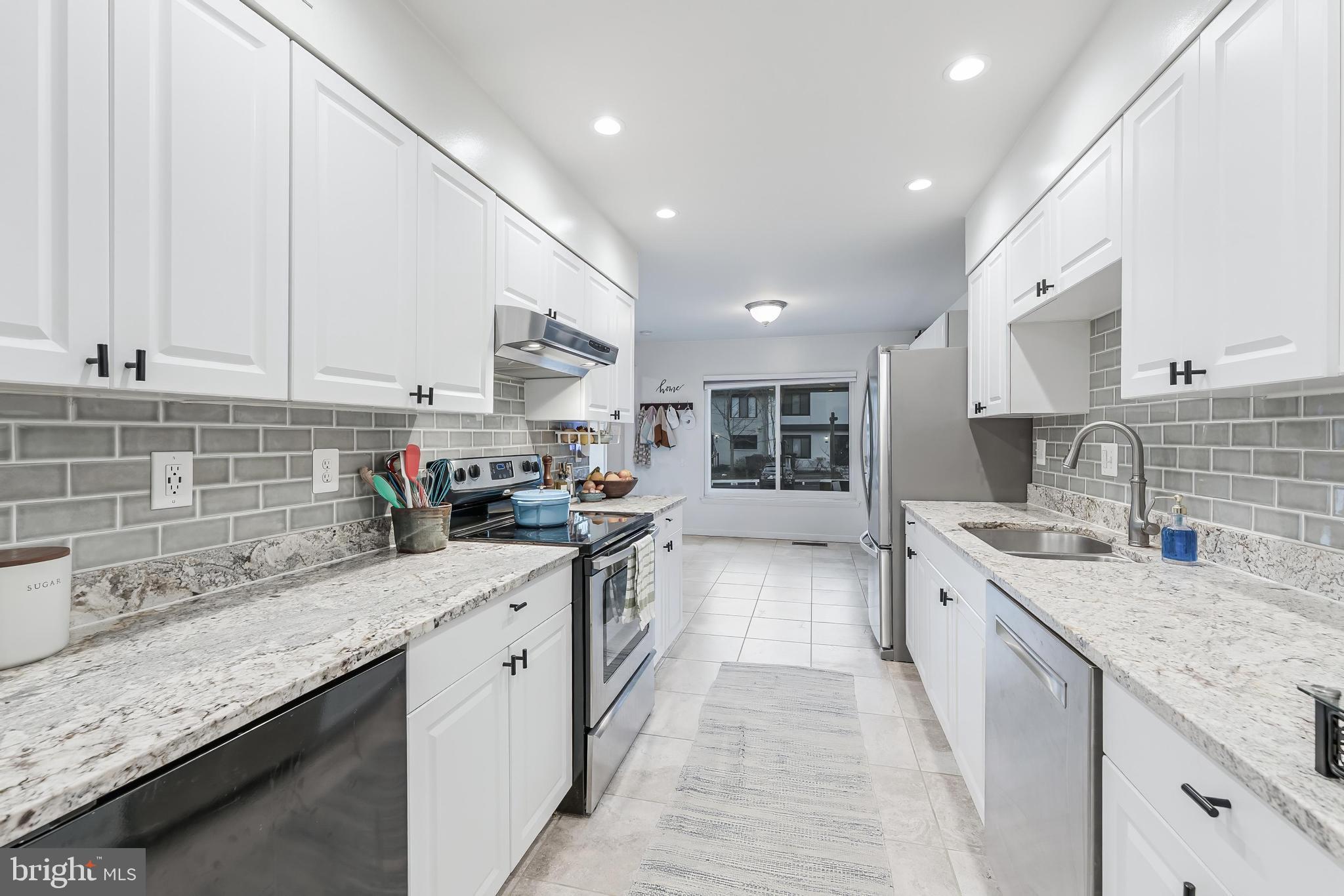 2002 Golf Course Drive Reston, VA 20191 - Photo 18 of 46