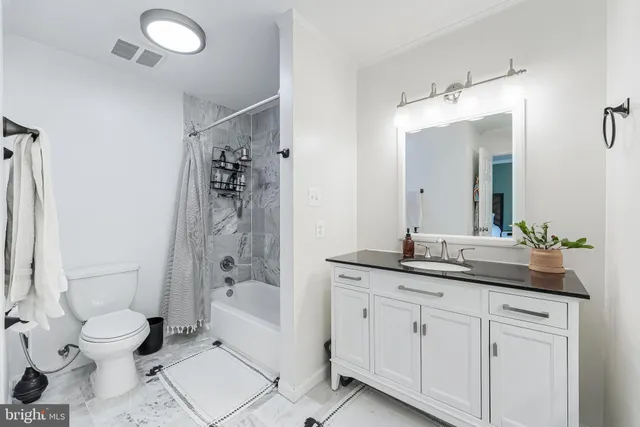 $650,000 | 2002 Golf Course Drive, Reston, VA 20191