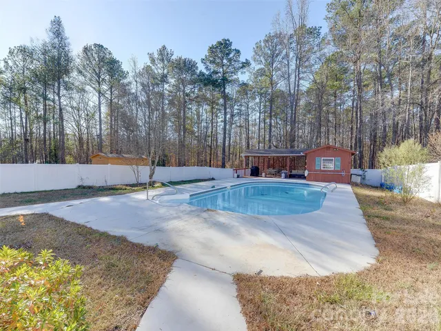 $425,000 | 3021 University Drive, Lancaster, SC 29720