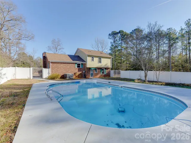 $425,000 | 3021 University Drive, Lancaster, SC 29720