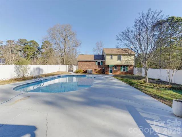 $425,000 | 3021 University Drive, Lancaster, SC 29720