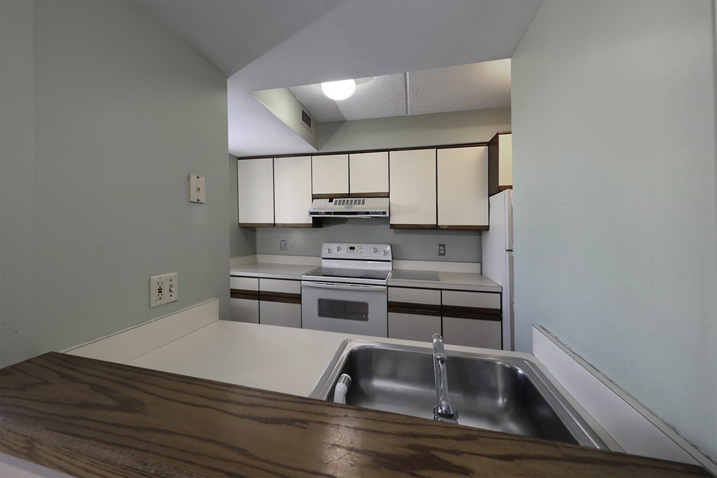 60 Rantoul Street, Unit 216N Beverly, MA 01915 - Photo 3 of 19 Gallery Image 3