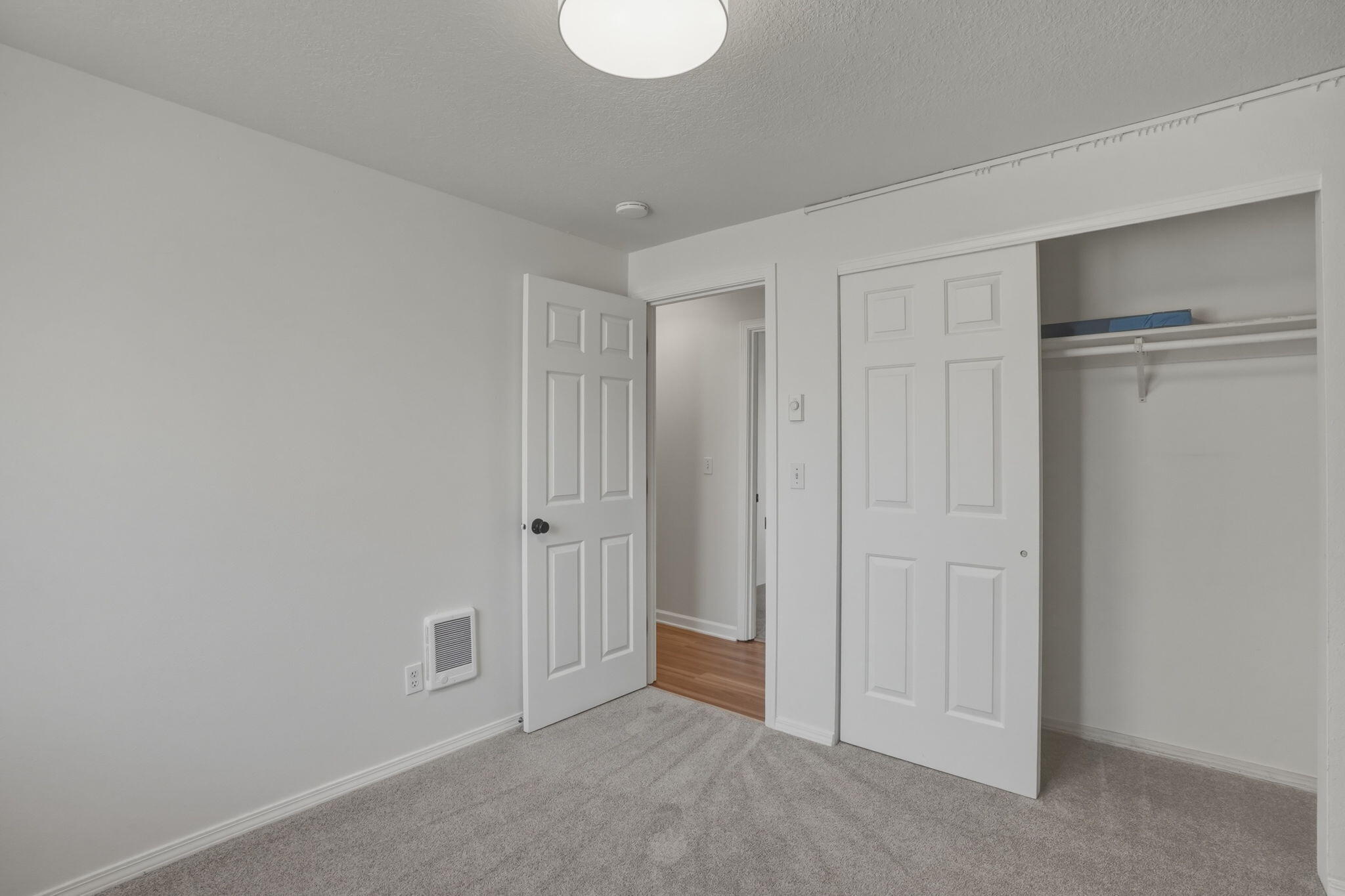 2004 Southwest 29th Street Redmond, OR 97756 - Photo 18 of 37 33-web-or-mls-Riley_Visuals_033