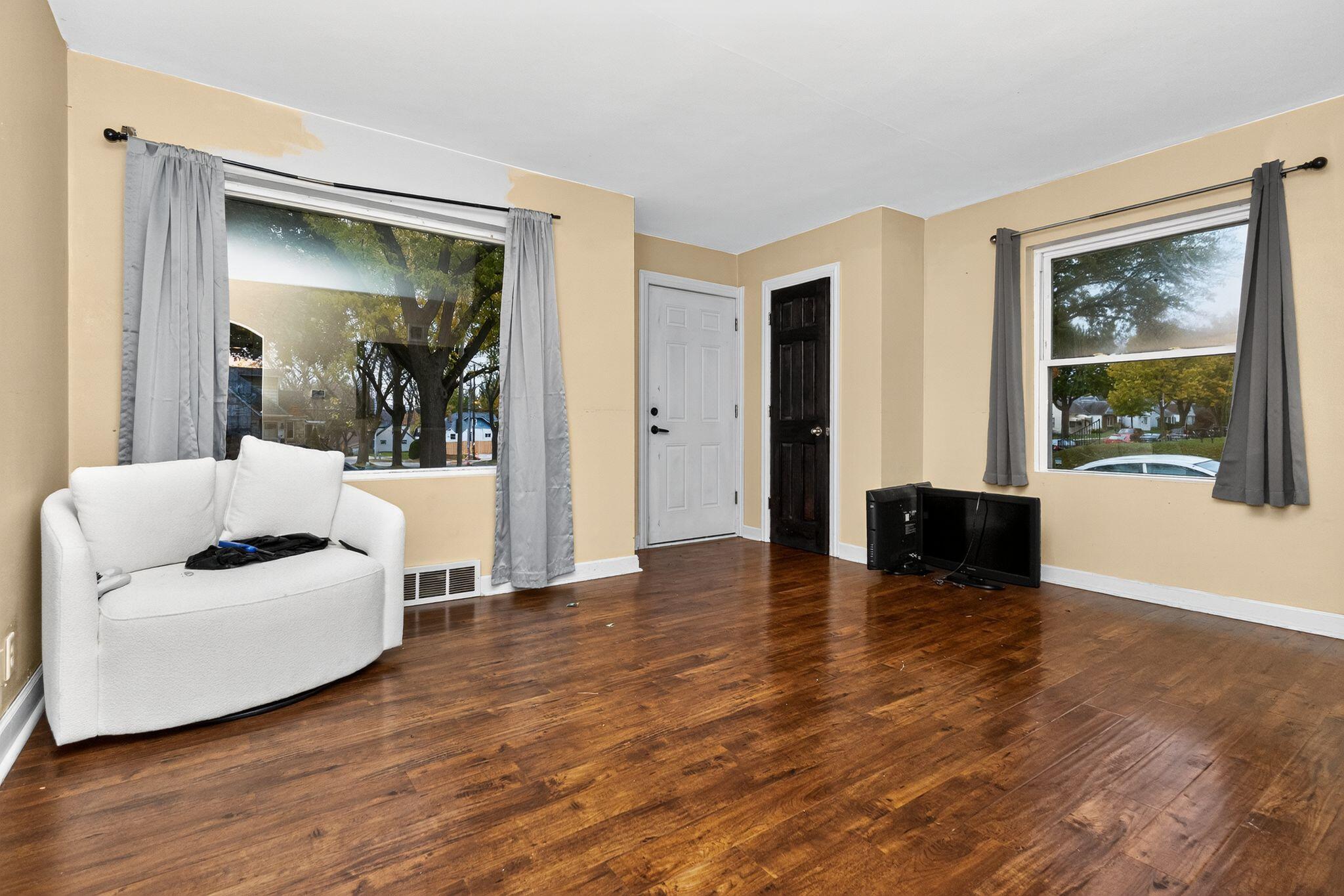 2775 South 49th Street Milwaukee, WI 53219 - Photo 3 of 10 7