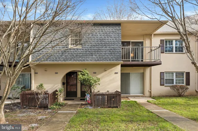 $260,000 | 275 Old Forge Crossing, Devon, PA 19333