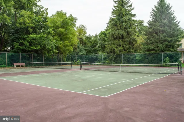 $260,000 | 275 Old Forge Crossing, Devon, PA 19333