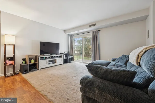 $260,000 | 275 Old Forge Crossing, Devon, PA 19333