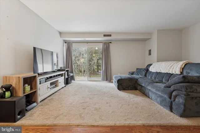 $260,000 | 275 Old Forge Crossing, Devon, PA 19333