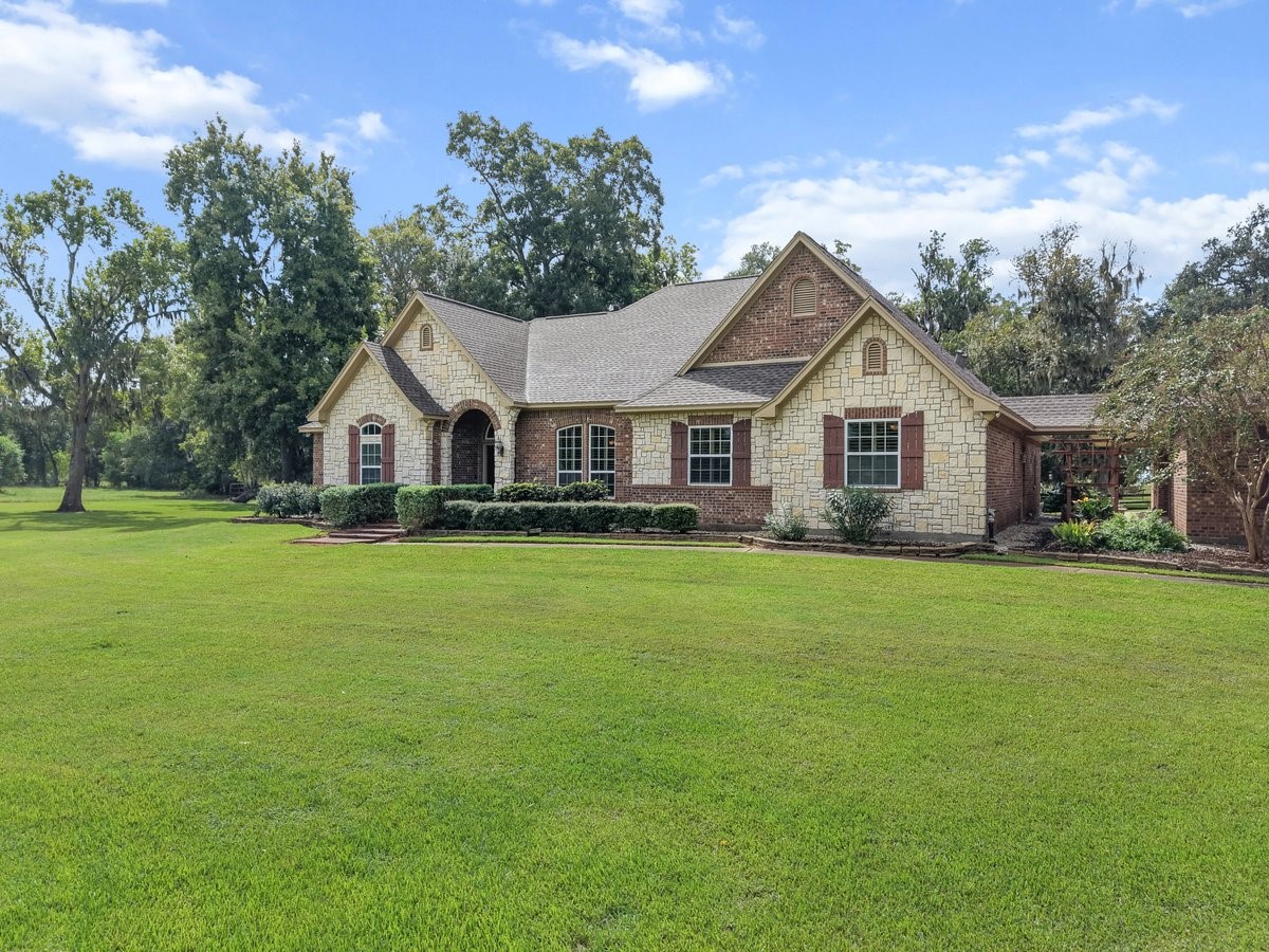 1303 China Grove Drive Rosharon, TX 77583 - Photo 2 of 42 Gallery Image 2