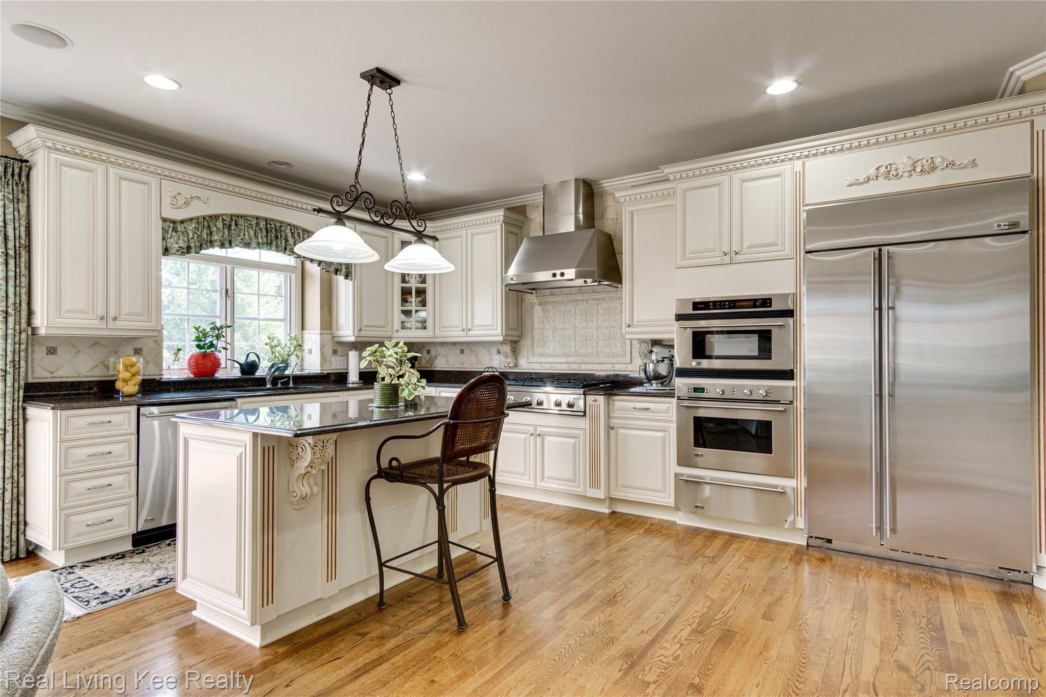2766 Castlemartin Court Rochester, MI 48306 - Photo 34 of 76 Interiors (25 of 79).jpg