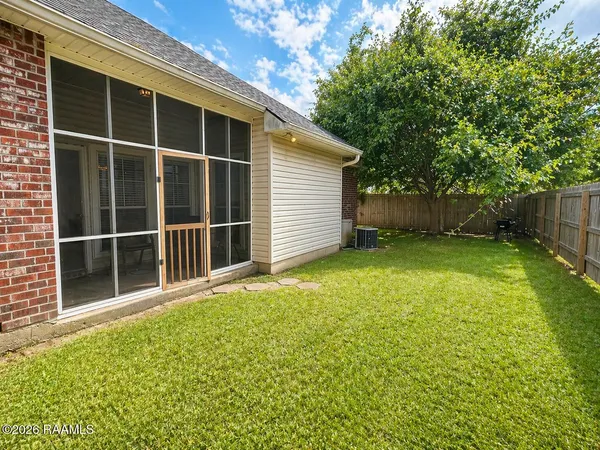 $1,700 | 9455 Pecan Tree Drive, Baton Rouge, LA 70810